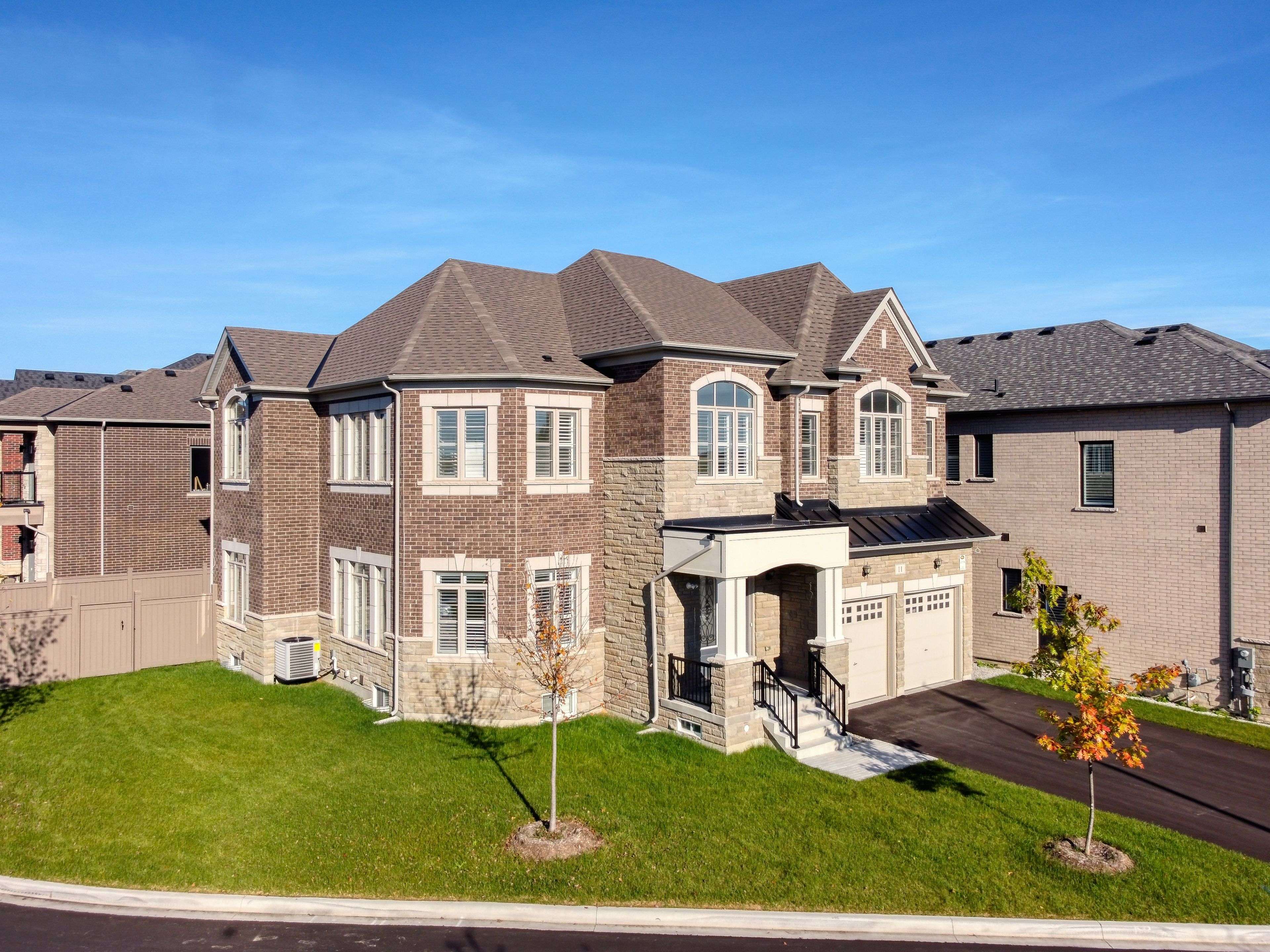 Brampton, ON L6P 4R3,11 Jura CRES