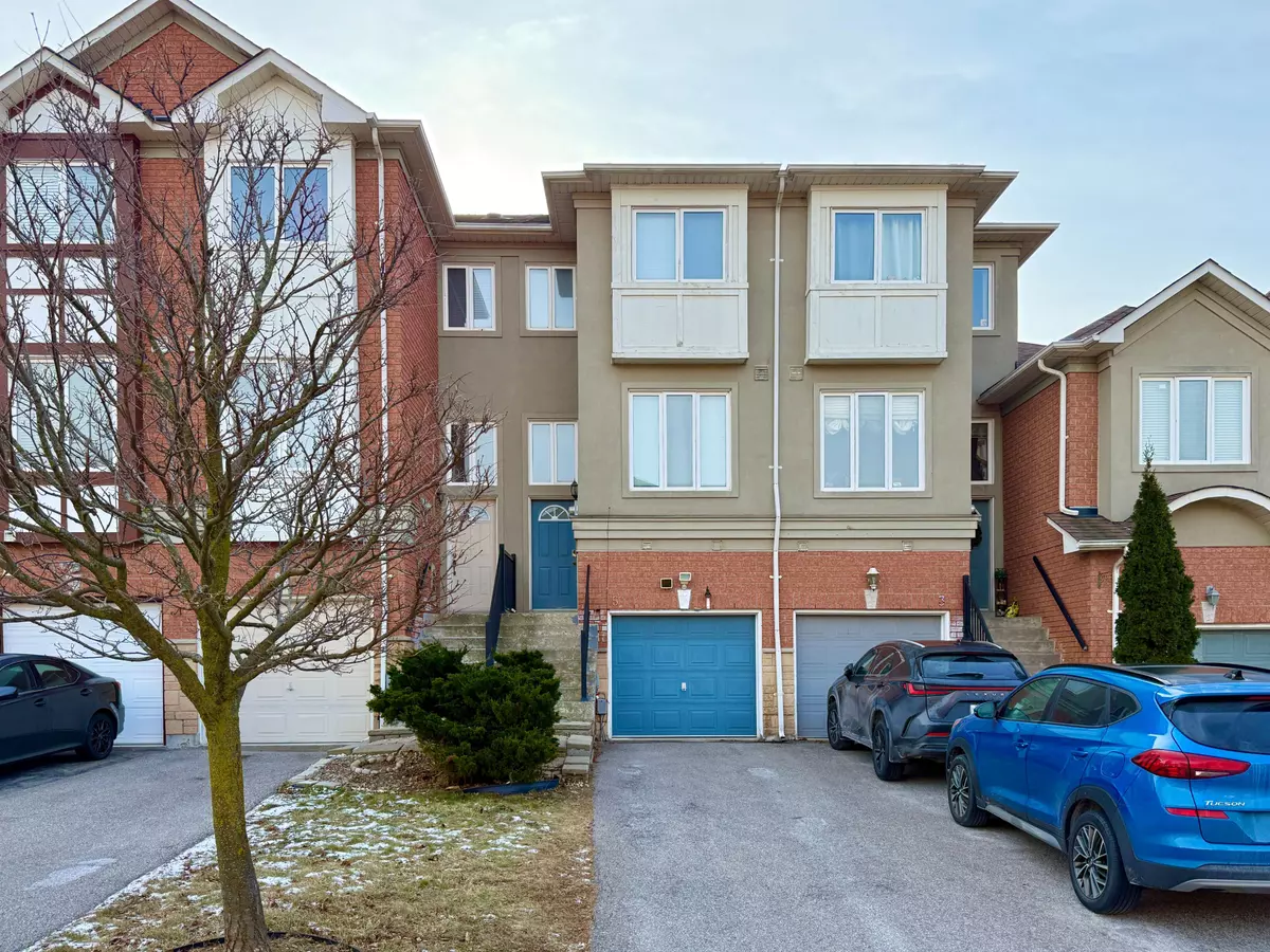 Richmond Hill, ON L4B 4E1,5 Coburg CRES