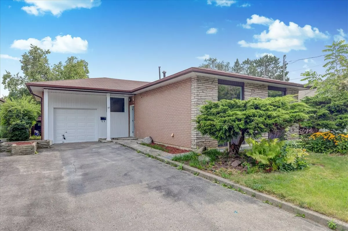 Pickering, ON L1W 2J2,951 Essa CRES