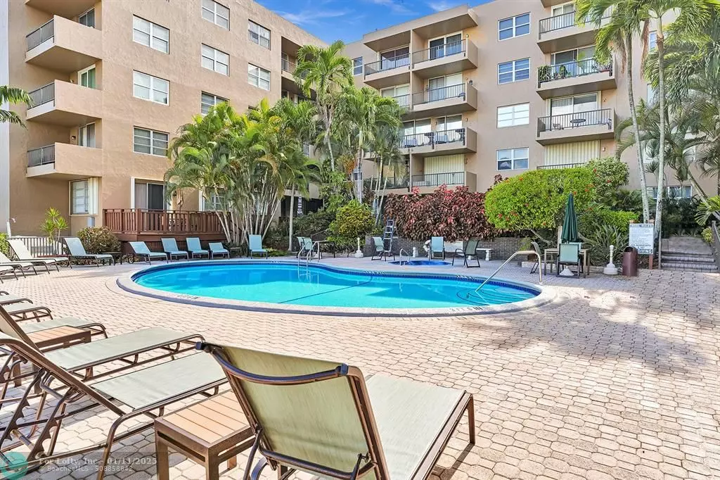 Pompano Beach, FL 33062,1421 S Ocean Blvd  #321