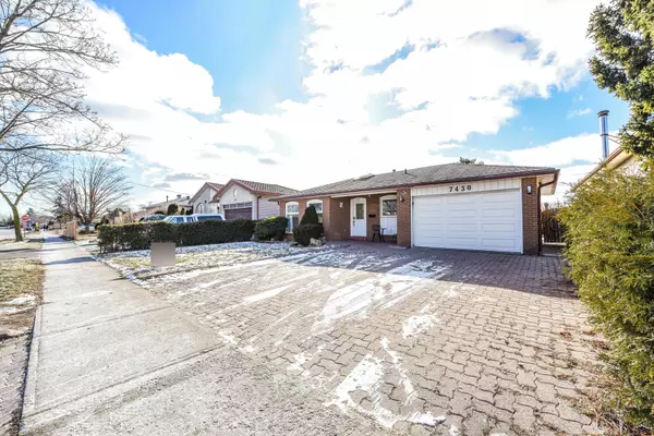 7430 Netherwood RD, Mississauga, ON L4T 2N6