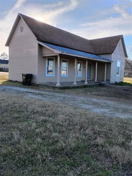 304 SE Front Street, Edgewood, TX 75124