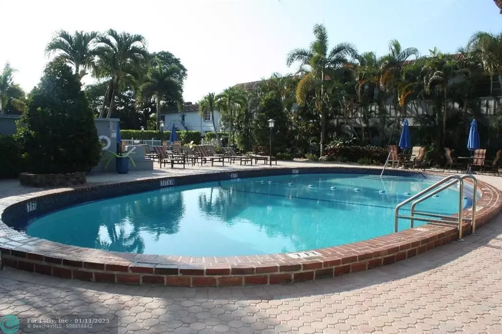 Wilton Manors, FL 33311,669 W Oakland Park Blvd  #203-B