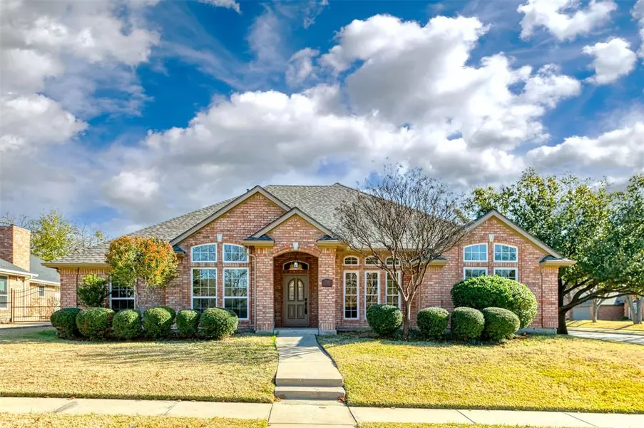 2700 Steeplechase Court, Hurst, TX 76054