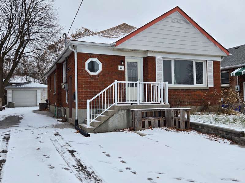 204 Central Park BLVD S #Lower, Oshawa, ON L1H 5W8