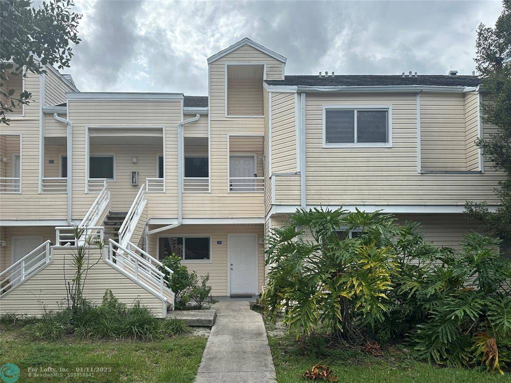 Lauderdale Lakes, FL 33309,3449 NW 44th St  #106