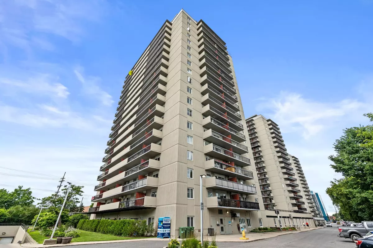 Vanier And Kingsview Park, ON K1L 8E7,158C McArthur AVE #709