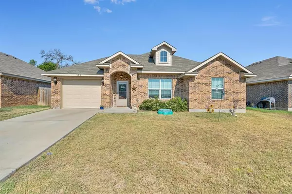 404 Broken Arrow Court, Lacy Lakeview, TX 76705