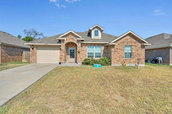 404 Broken Arrow Court,  Lacy Lakeview,  TX 76705