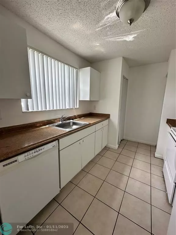 Pembroke Pines, FL 33025,8713 SW 5th St  #108