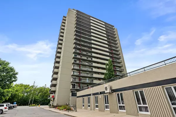 Vanier And Kingsview Park, ON K1L 8E7,158C McArthur AVE #709