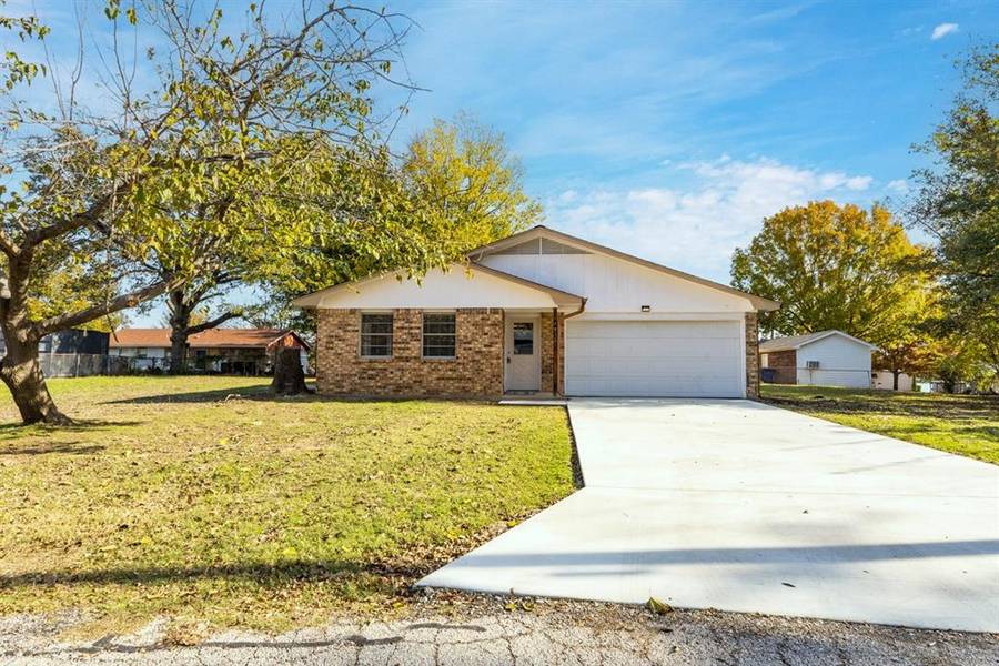 108 Little John, Gun Barrel City, TX 75156