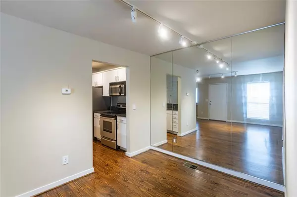 Dallas, TX 75205,4231 Travis Street #31