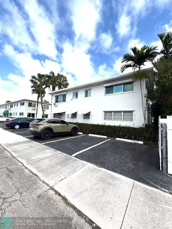 Fort Lauderdale, FL 33304,624 Antioch Ave  #3