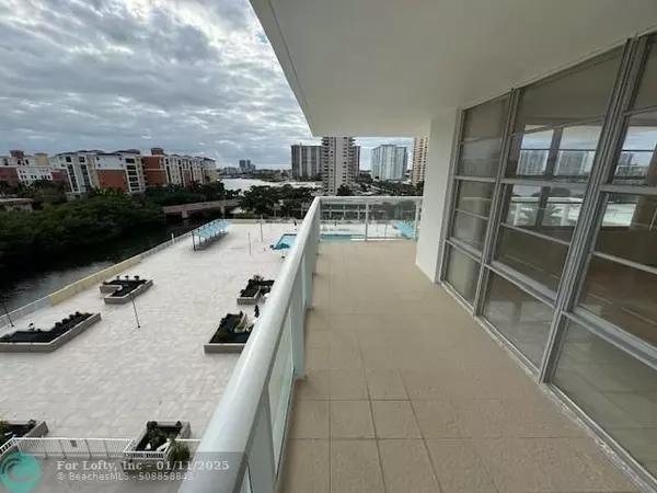 Sunny Isles Beach, FL 33160,230 174th St  #814