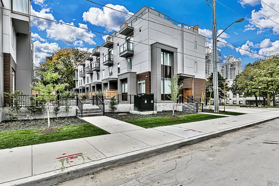 25 Dervock CRES #3, Toronto C15, ON M2K 1A6