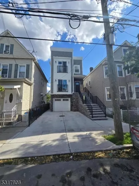 Elizabeth City, NJ 07206,220 ERIES ST 2ND F #2