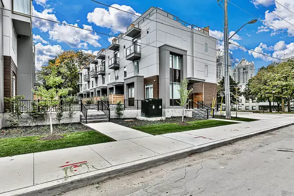 25 Dervock CRES #3, Toronto C15, ON M2K 1A6