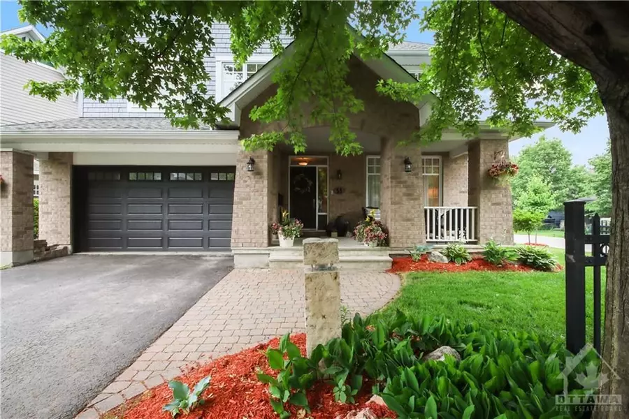 55 IRONSIDE CT E, Kanata, ON K2K 3H6