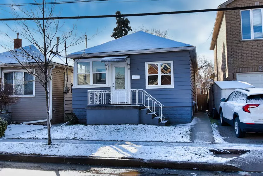 32 Vansitmart AVE, Hamilton, ON L8H 3A3