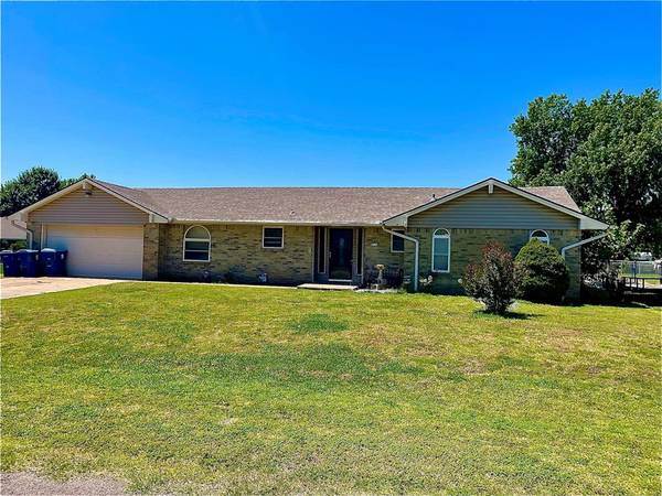 601 Meadow Lane, Tuttle, OK 73089