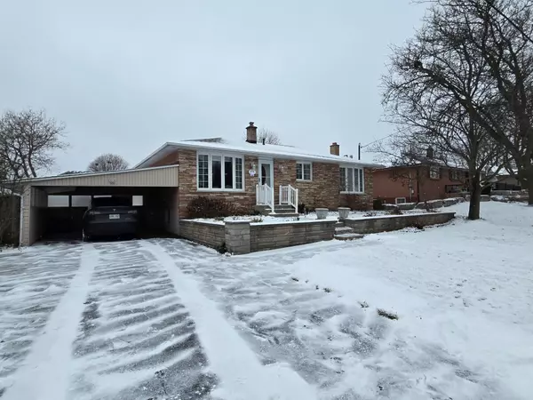 30 Ferguson AVE, Whitby, ON L1M 1A6