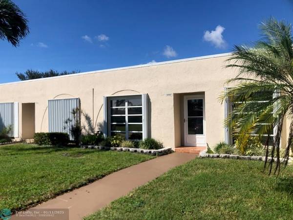 Boca Raton, FL 33433,8769 Warwick Dr  #267