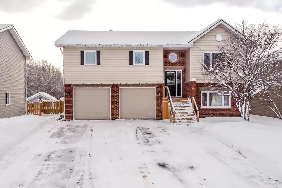 67 DONLANDS CT, Severn, ON L0K 1E0