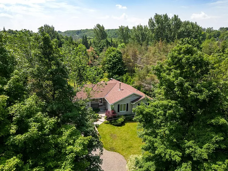 136 Maple LN, Blue Mountains, ON N0H 2E0