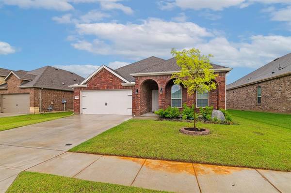 2930 Trusting Way, Aubrey, TX 76227