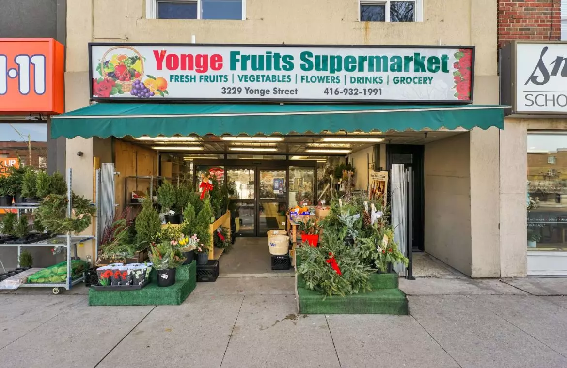 Toronto C04, ON M4N 2L3,3229 Yonge ST