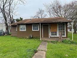 4246 Barksdale Court, Dallas, TX 75211