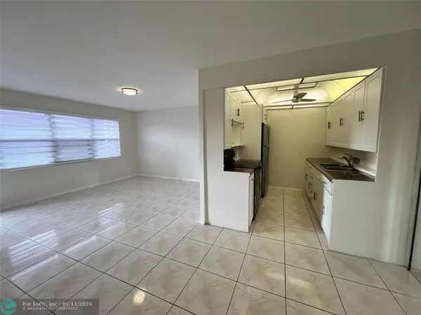 Deerfield Beach, FL 33442,3027 Newport H  #3027