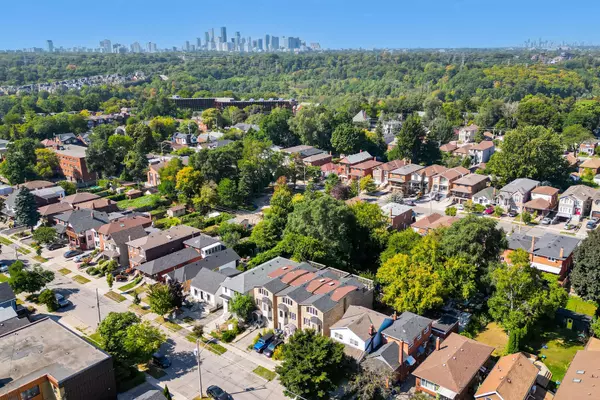 Toronto E03, ON M4K 2H8,42A Torrens AVE