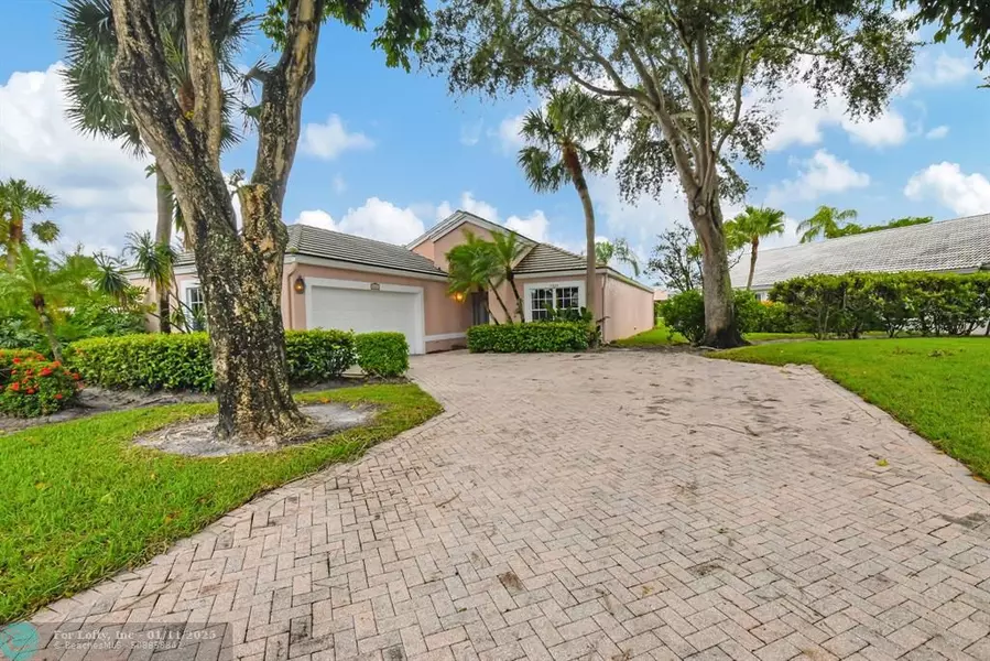 11824 Fountainside Cir, Boynton Beach, FL 33437