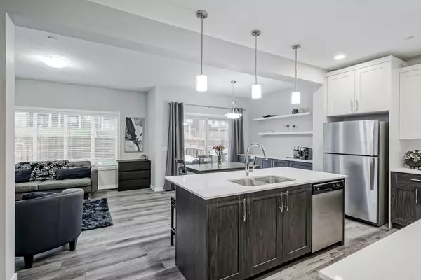 Calgary, AB T3P 1M8,217 Lucas CRES NW