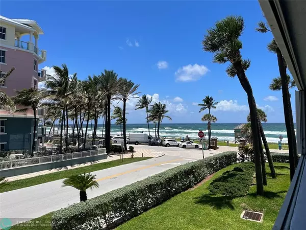 Deerfield Beach, FL 33441,330 SE 20 Ave  #220