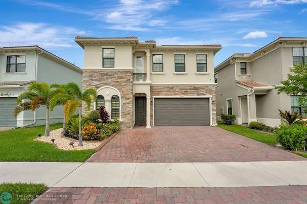 8475 NW 39th Ct, Coral Springs, FL 33065