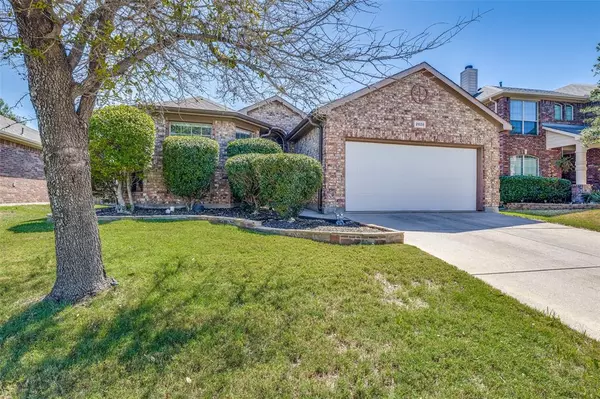 2028 Frosted Willow Lane, Fort Worth, TX 76177