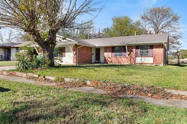 2207 E Alma Avenue, Sherman, TX 75090