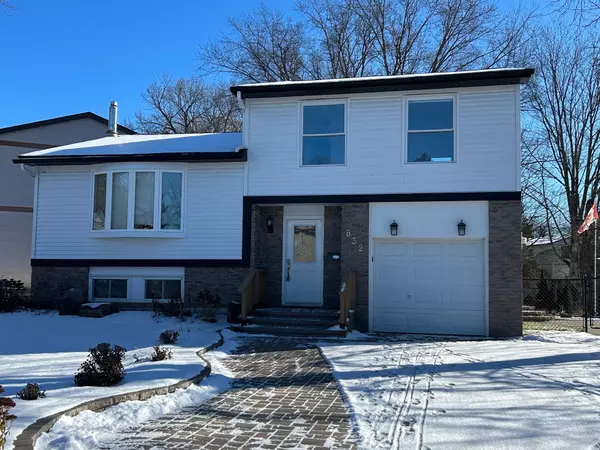 Newmarket, ON L3Y 5J9,832 Boronia CRES