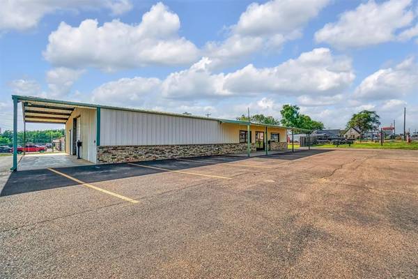 601 N Van Buren Avenue, Elk City, OK 73644