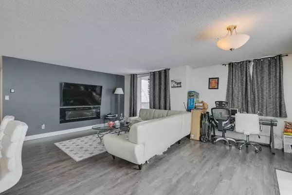 Calgary, AB T2P0G7,738 3 AVE SW #1509