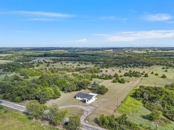 327 Pace Road, Palmer, TX 75152