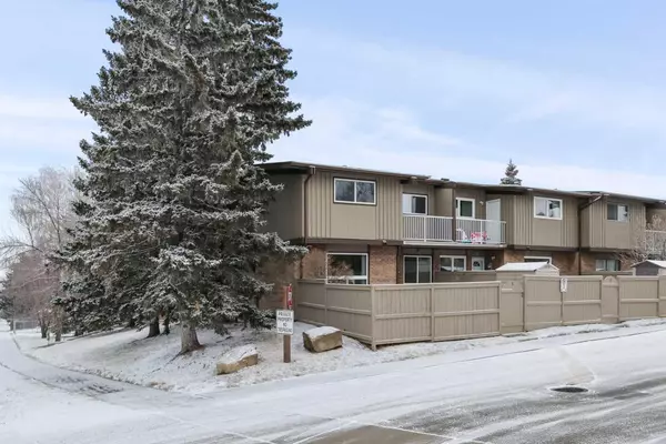 Calgary, AB T2K 5S4,1055 72 AVE NW #1