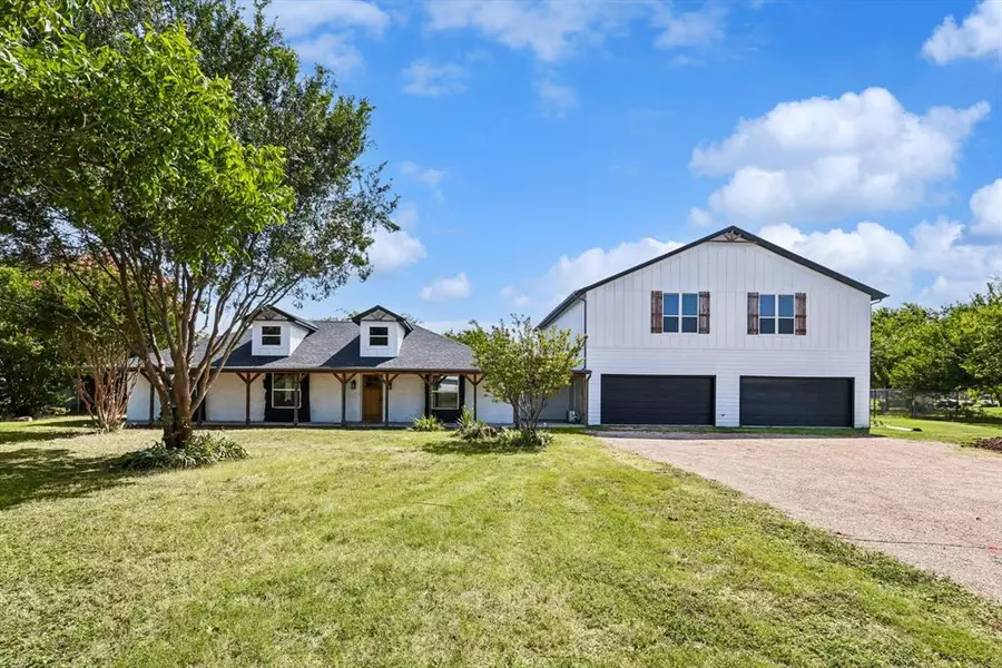 2517 Emerald Forest Drive, Burleson, TX 76028