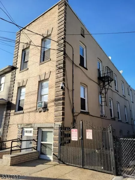 396 Chestnut St, Newark City, NJ 07105