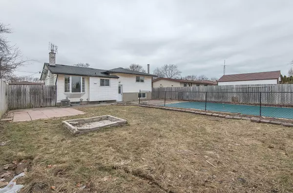 St. Catharines, ON L2M 6E7,16 Huntley CRES