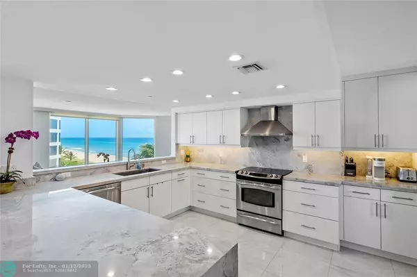 Highland Beach, FL 33487,2575 S Ocean Blvd  #305 S