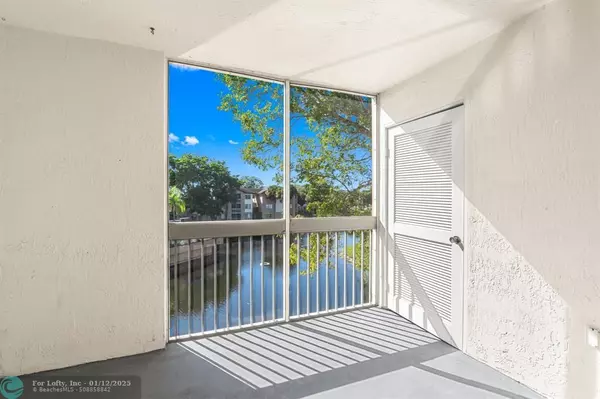 Coral Springs, FL 33076,9833 Westview Dr  #836